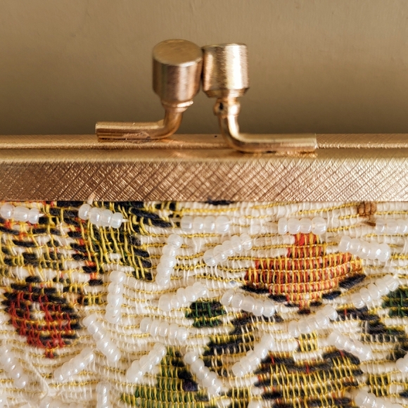 Vintage Fine Arts Beaded Tapestry Frame Handbag – Made in Hong Kong - Picture 2 of 8